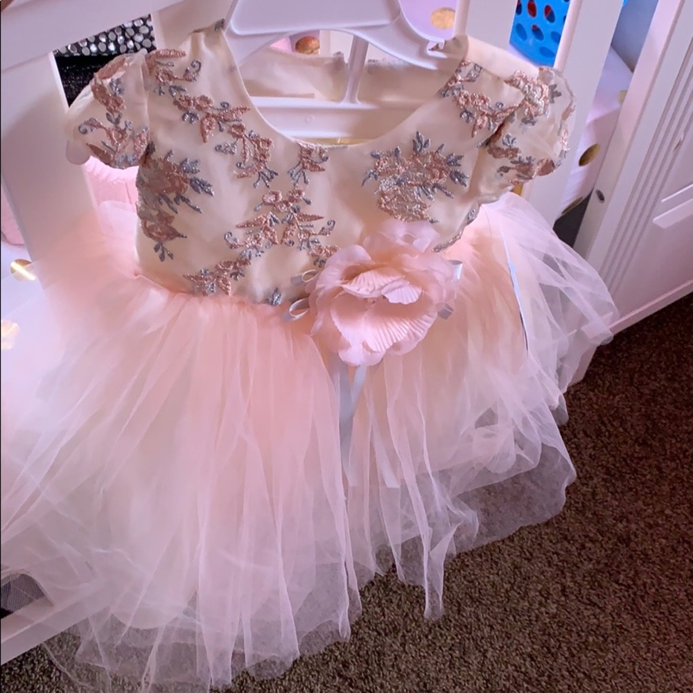 6-9 MONTH BABY GIRL FLORAL DRESS ✨